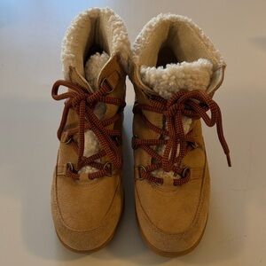 Sorel Women's Evie Cozy Lace Booties size 7Tan Suede Winter Boots with Red Laces